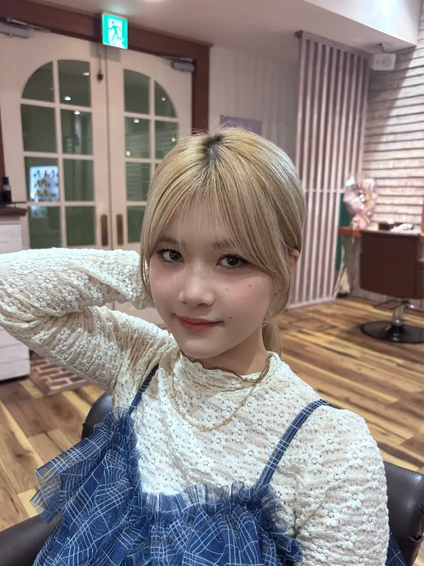 ミディアム カラー 顔周りカット 韓国風ヘア レイヤーカット 小顔カット カット ヘアカラー トリートメント &.越冨 レイヤー/ 顔周り特化/髪質改善のヘアスタイル