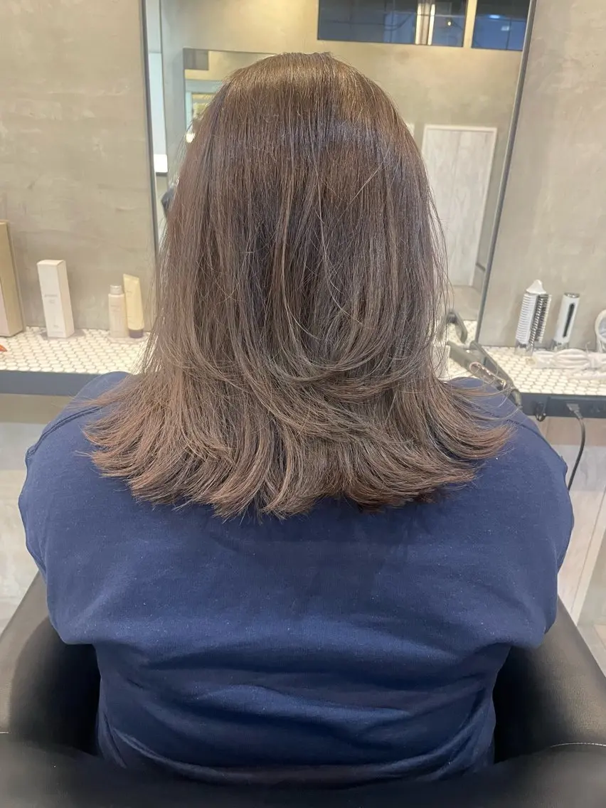 ミディアム カラー ミディアムレイヤー レイヤーカット カット ヘアカラー 渋谷 留菜のヘアスタイル