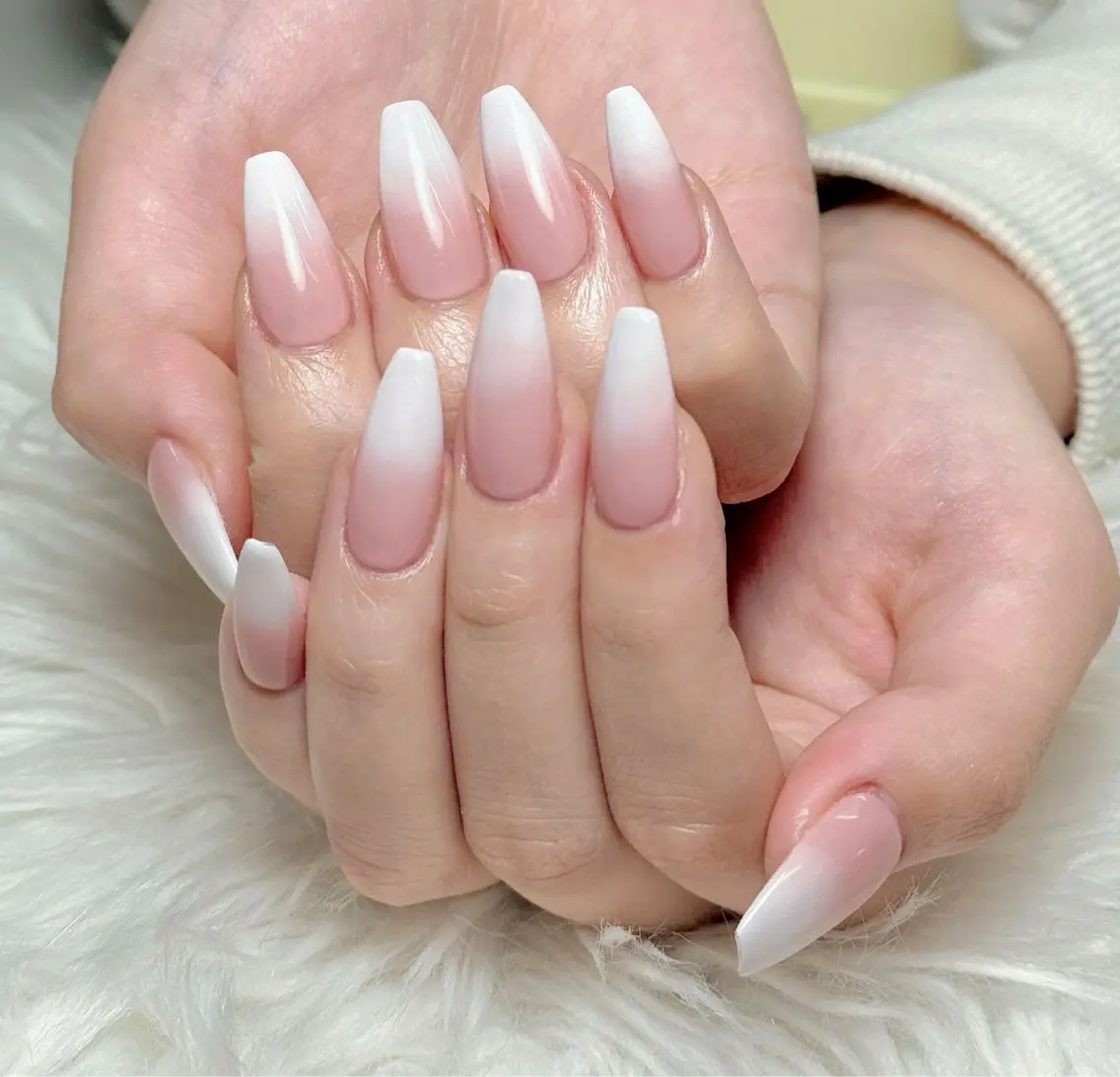 ネイル 長さ出し フレンチネイル ジェルネイル ガラスフレンチ 韓国ネイル ハンドネイル ハンドケア For U nail スカルプ専門店のネイルデザイン