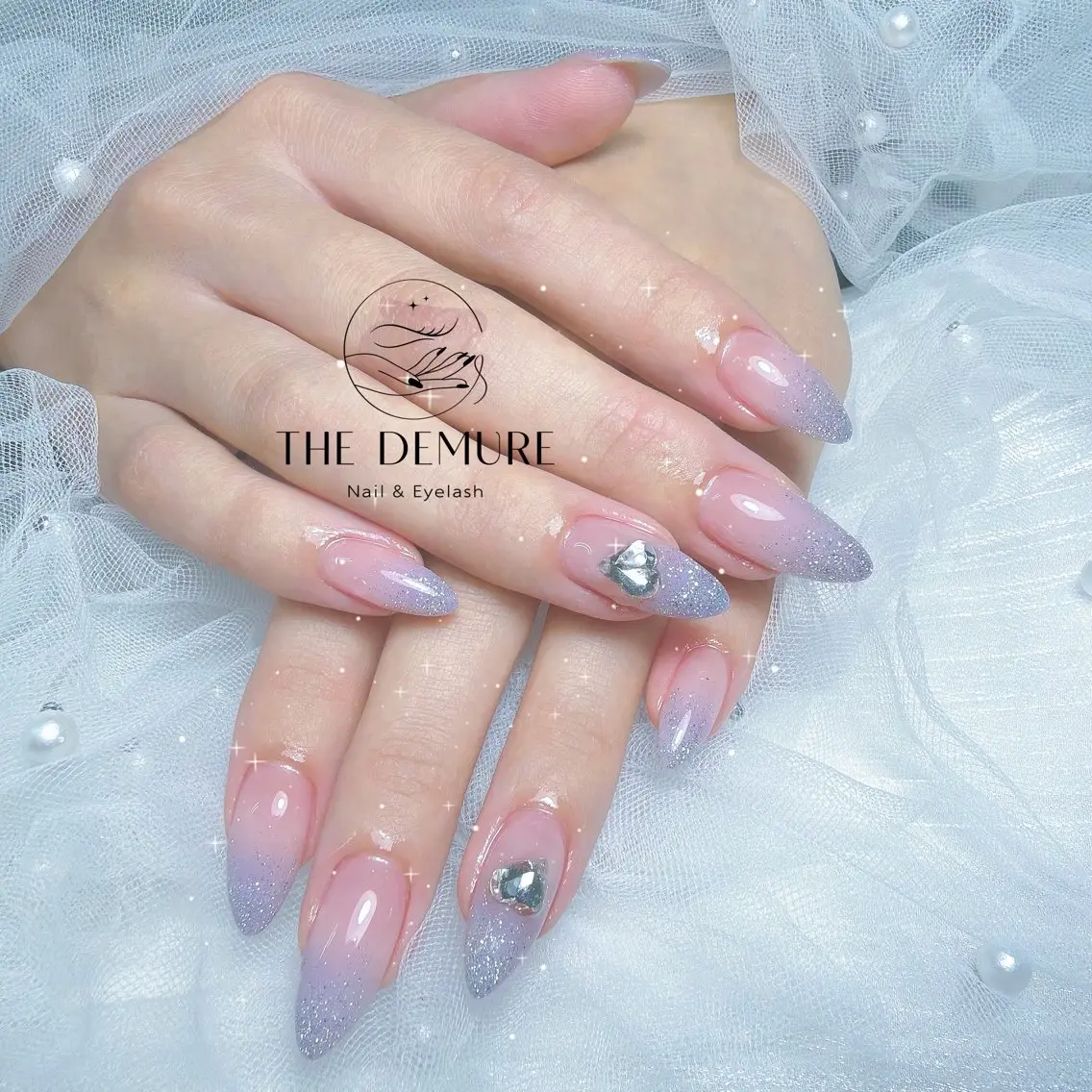 ネイル アートネイル フットネイル グラデーション 韓国ネイル ラメ(グリッター) ハンドネイル ハンドケア Ella nailのネイルデザイン