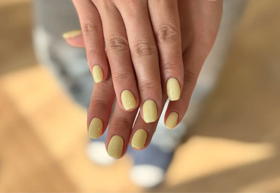 ネイル ワンカラーネイル 春ネイル 黄色 ハンドネイル nailsister まゆのネイルデザイン