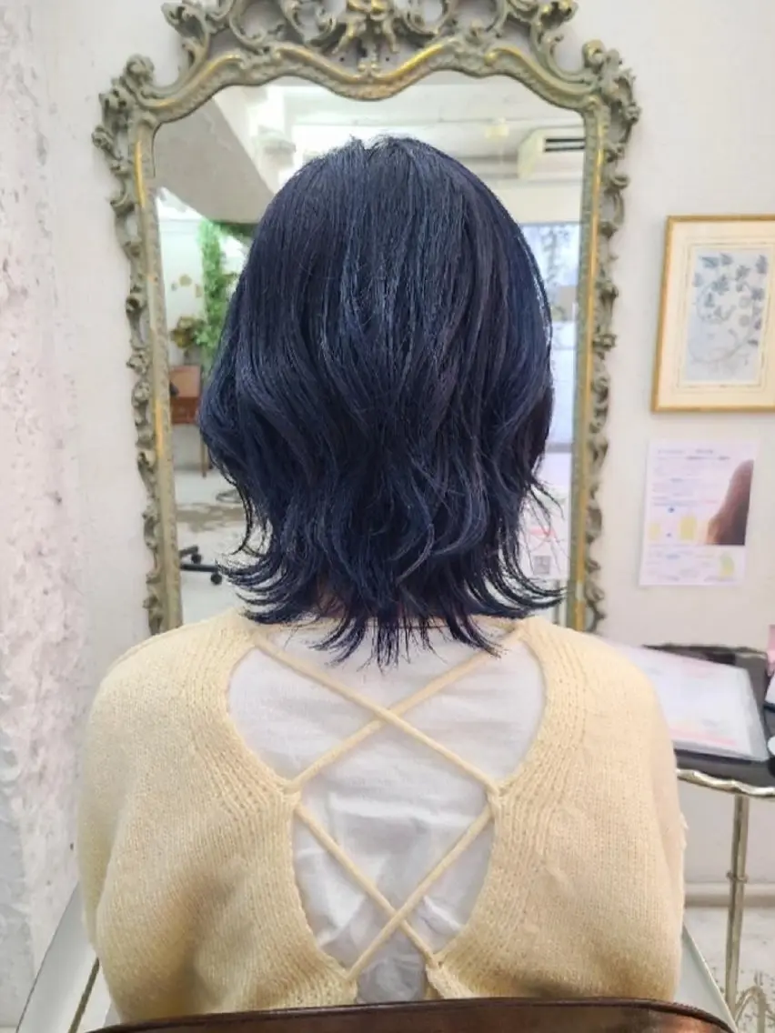 ミディアム カラー ベージュカラー ブリーチ ネイビーカラー オレンジ ヘアカラー 【縮毛矯正/髪質改善 カラー】yumiのヘアスタイル