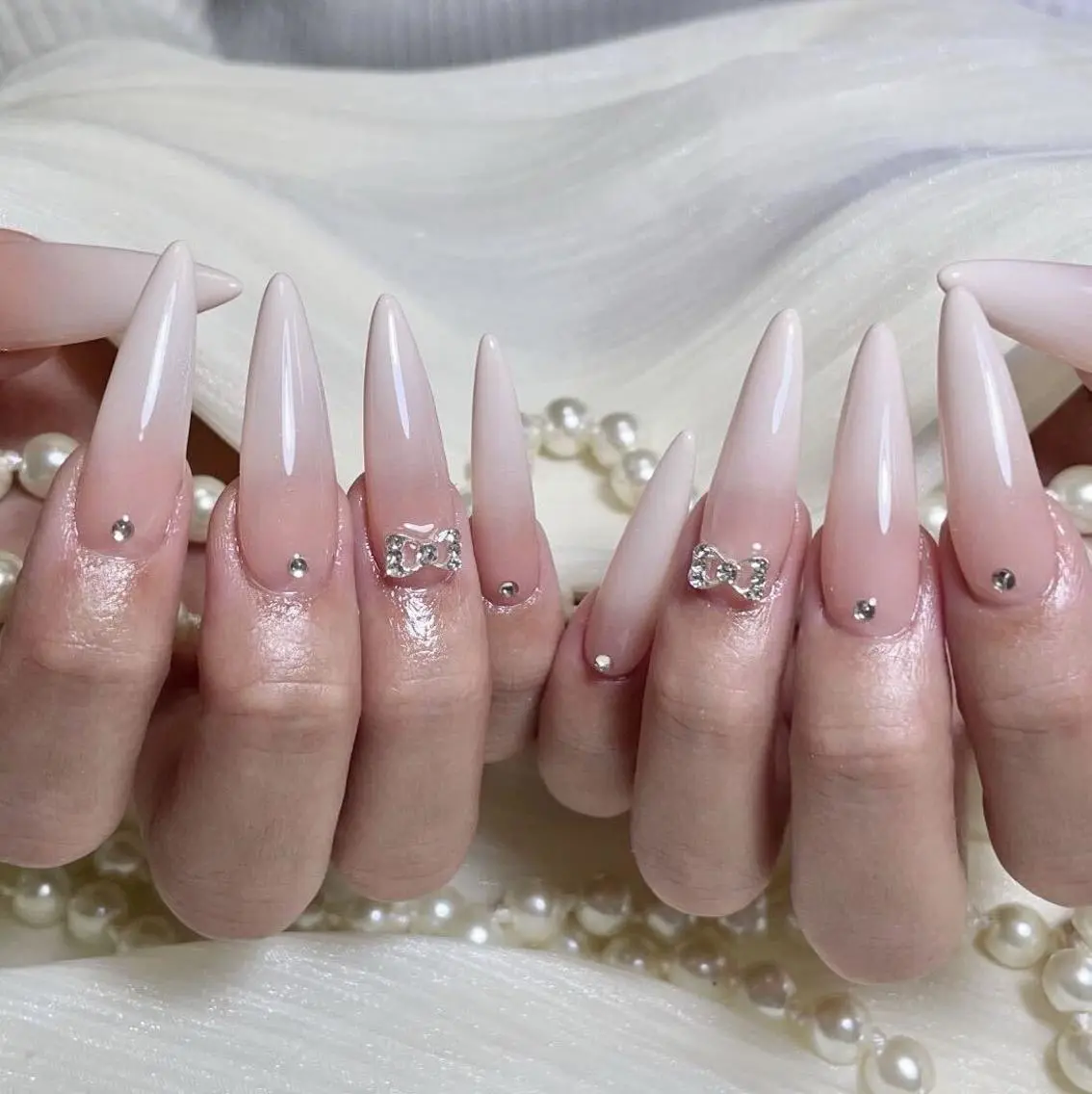 ネイル ハンドネイル 🎀 Ayaka_nailのネイルデザイン