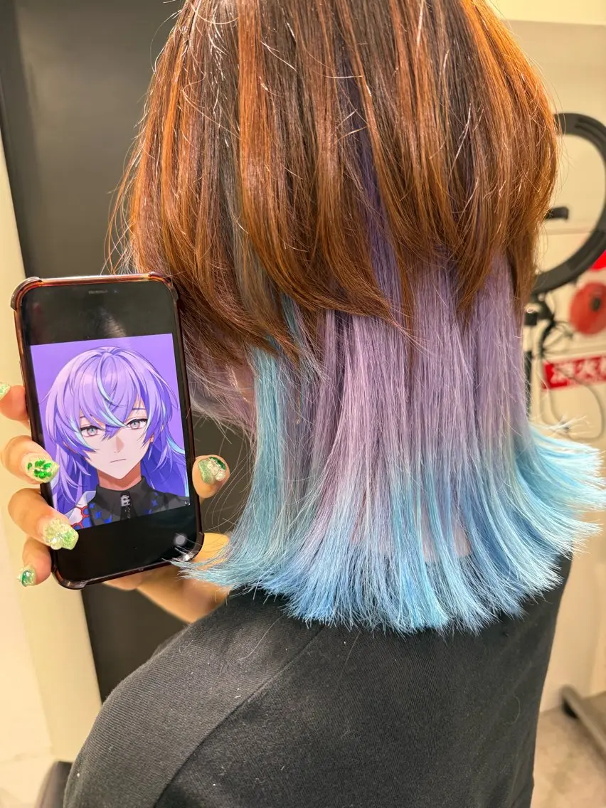 ロング カラー ブリーチ ブルーカラー ケアブリーチ ダブルカラー インナーカラー ヘアカラー インナーカラー 推し ブリーチ 髪質改善のヘアスタイル