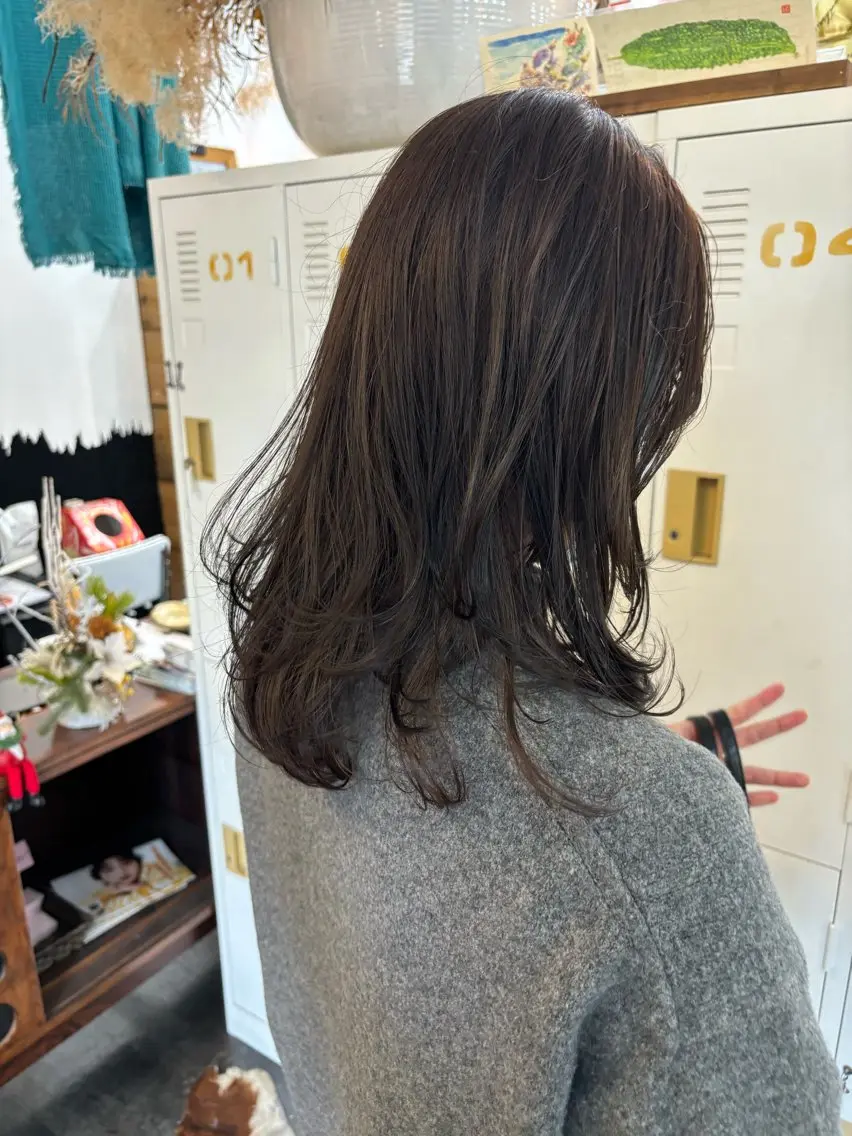 セミロング カラー ベージュカラー レイヤーカット LOMARLIE JURIAのヘアスタイル