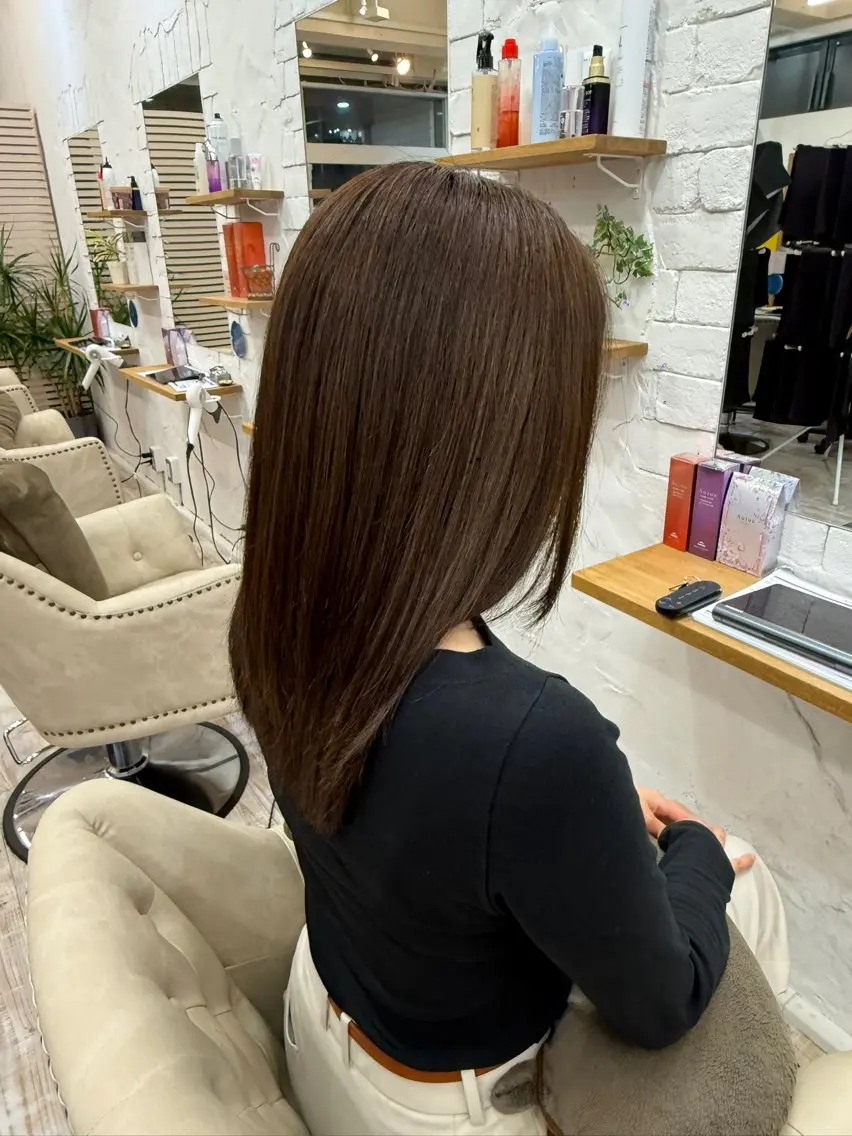ロング カラー ベージュカラー オリーブベージュ ヘアカラー 山崎 更紗のヘアスタイル
