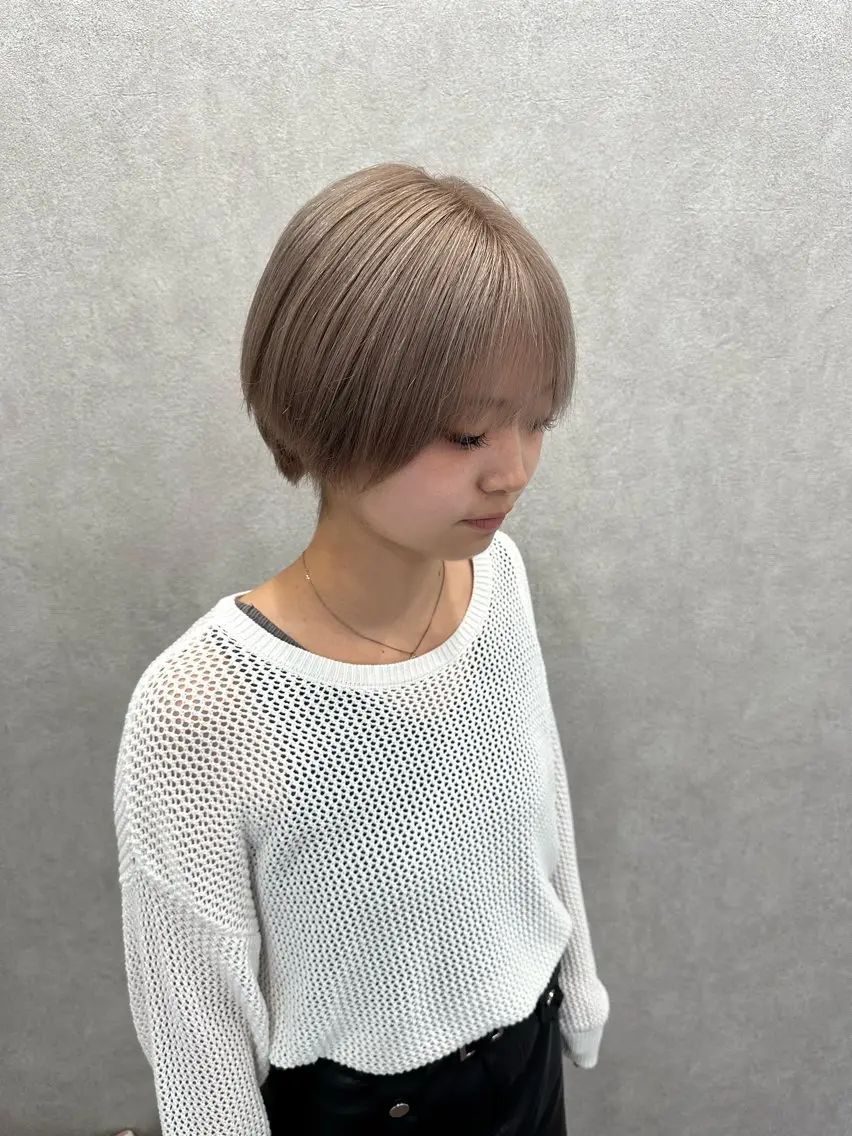 ショート カラー ヘアカラー 花野 郁登のヘアスタイル