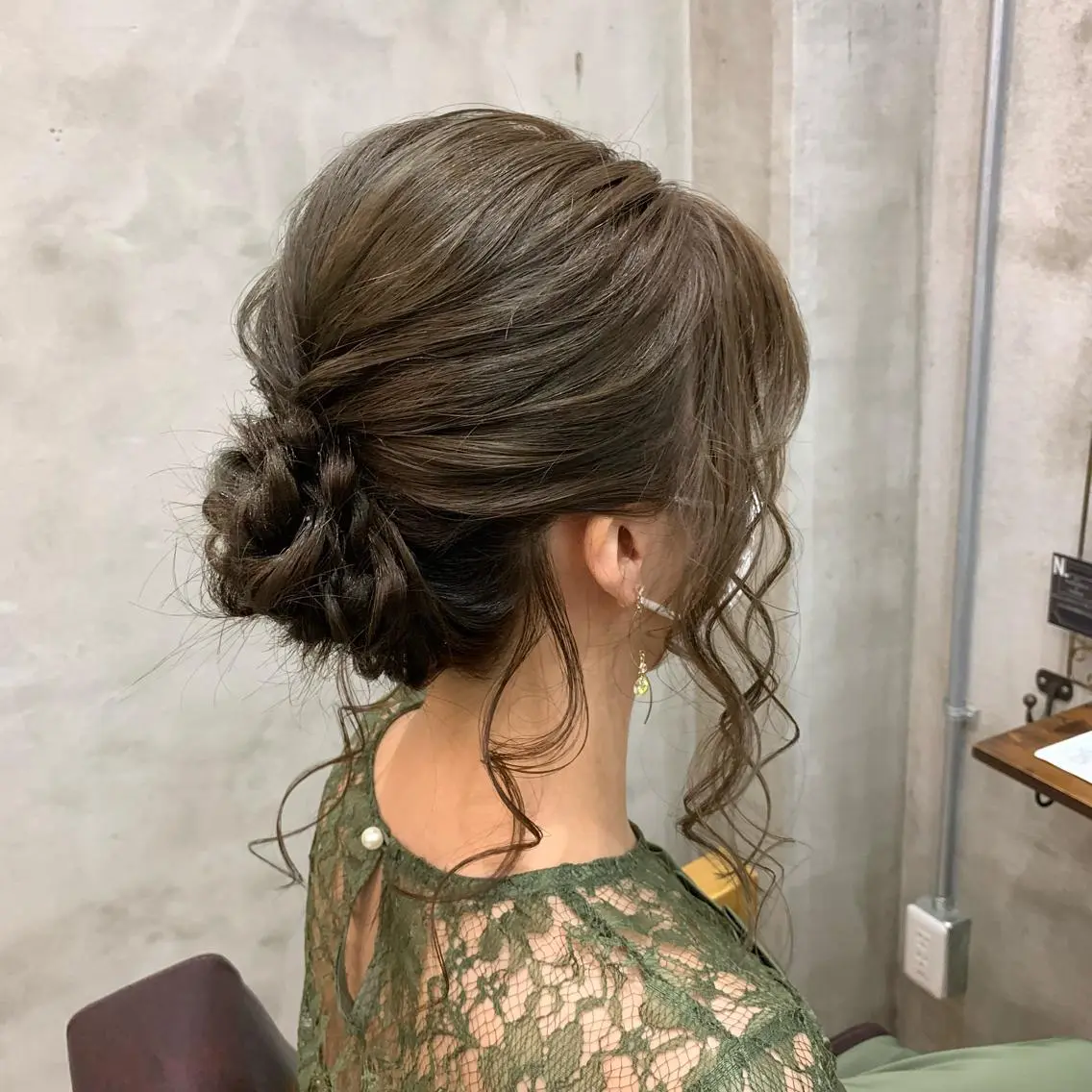 セミロング ヘアアレンジ カット スパのヘアスタイル