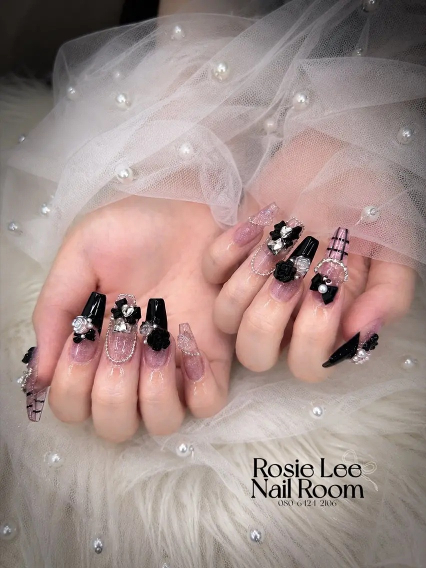 ネイル ROSIE LEEのネイルデザイン