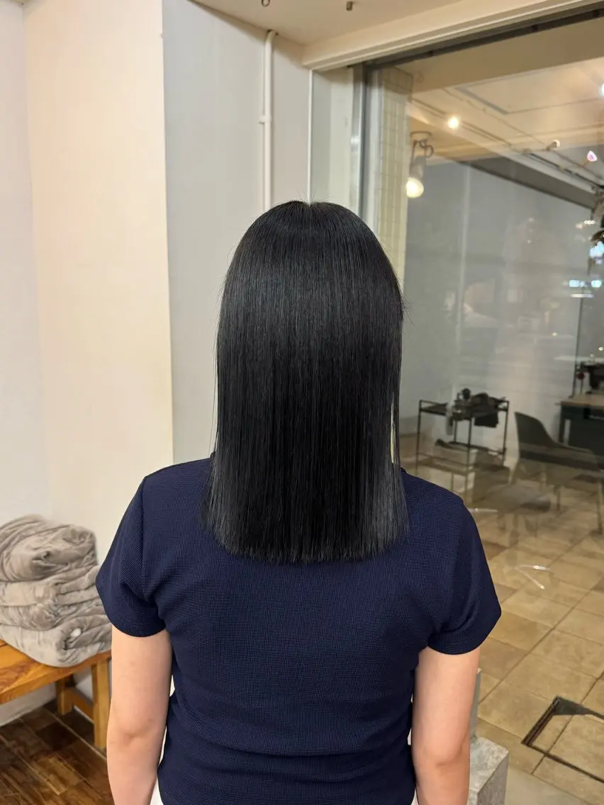 ミディアム カラー 黒髪 ブルーカラー ブルーブラック ヘアカラー たけかわ みちのヘアスタイル