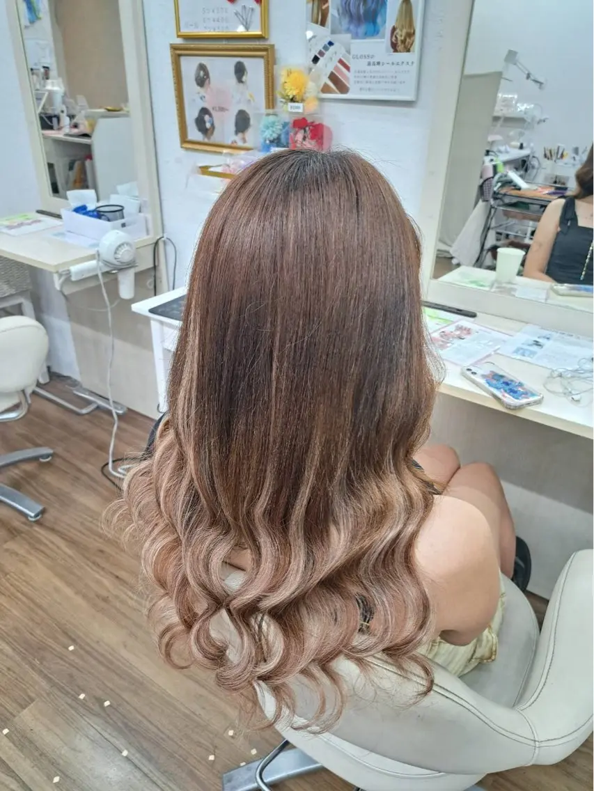 ロング エクステ ハイライト エクステ GLOSS 心斎橋 山上のヘアスタイル