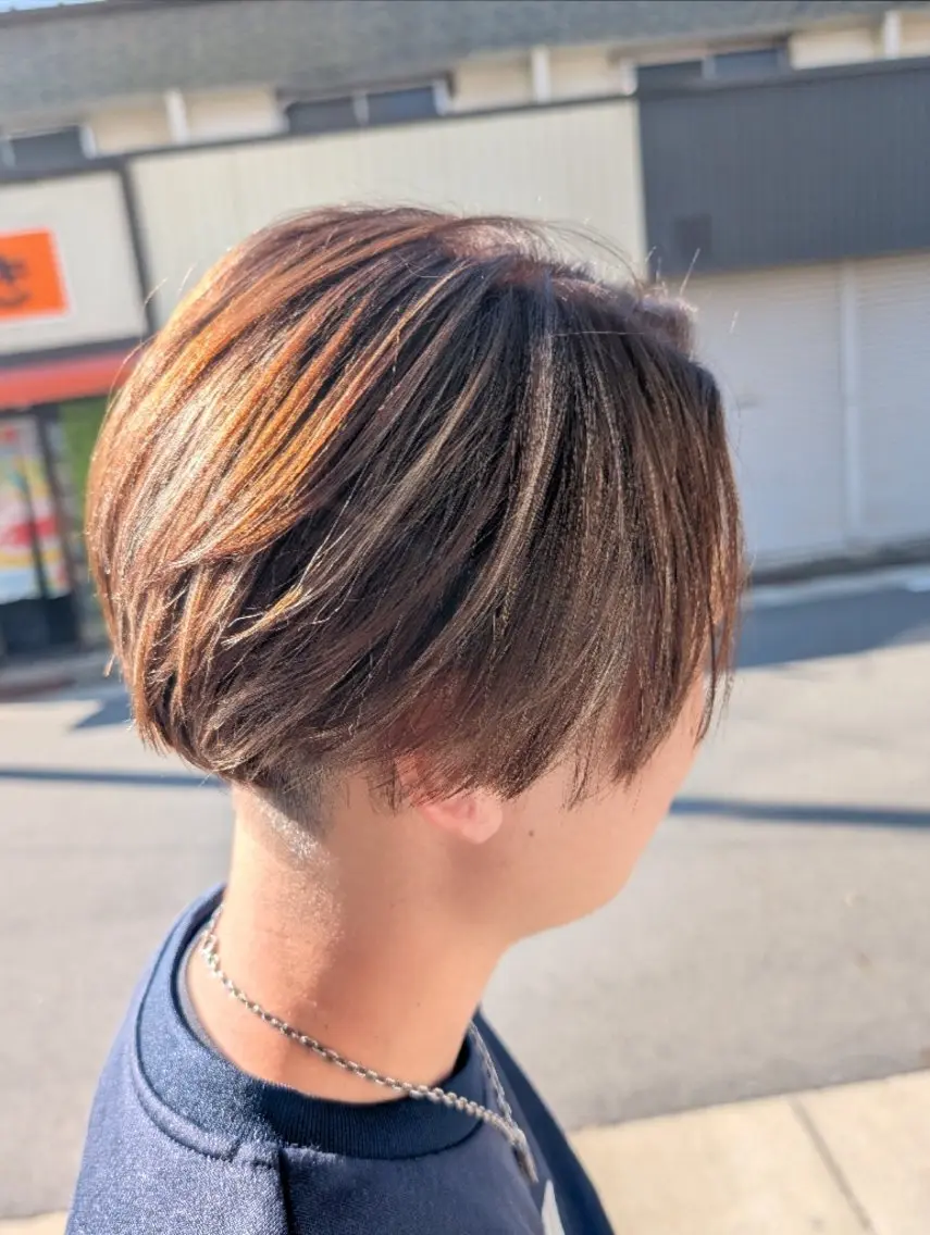 ショート メンズ メンズハイライト メンズパーマ ハイライト 河野日南/メンズ全般 /ヘアケア/髪質改善のヘアスタイル
