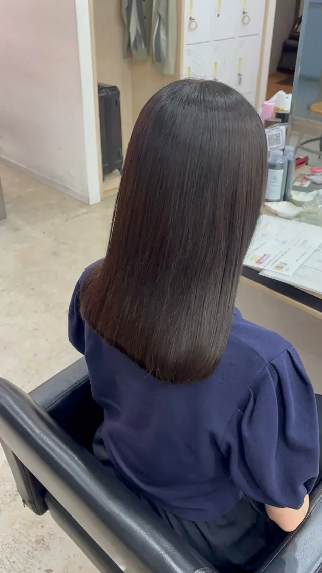 セミロング カラー パーマ カット ヘアカラー 縮毛矯正 トリートメント 🪽髪質改善矯正 🤍MIU🤍のヘアスタイル