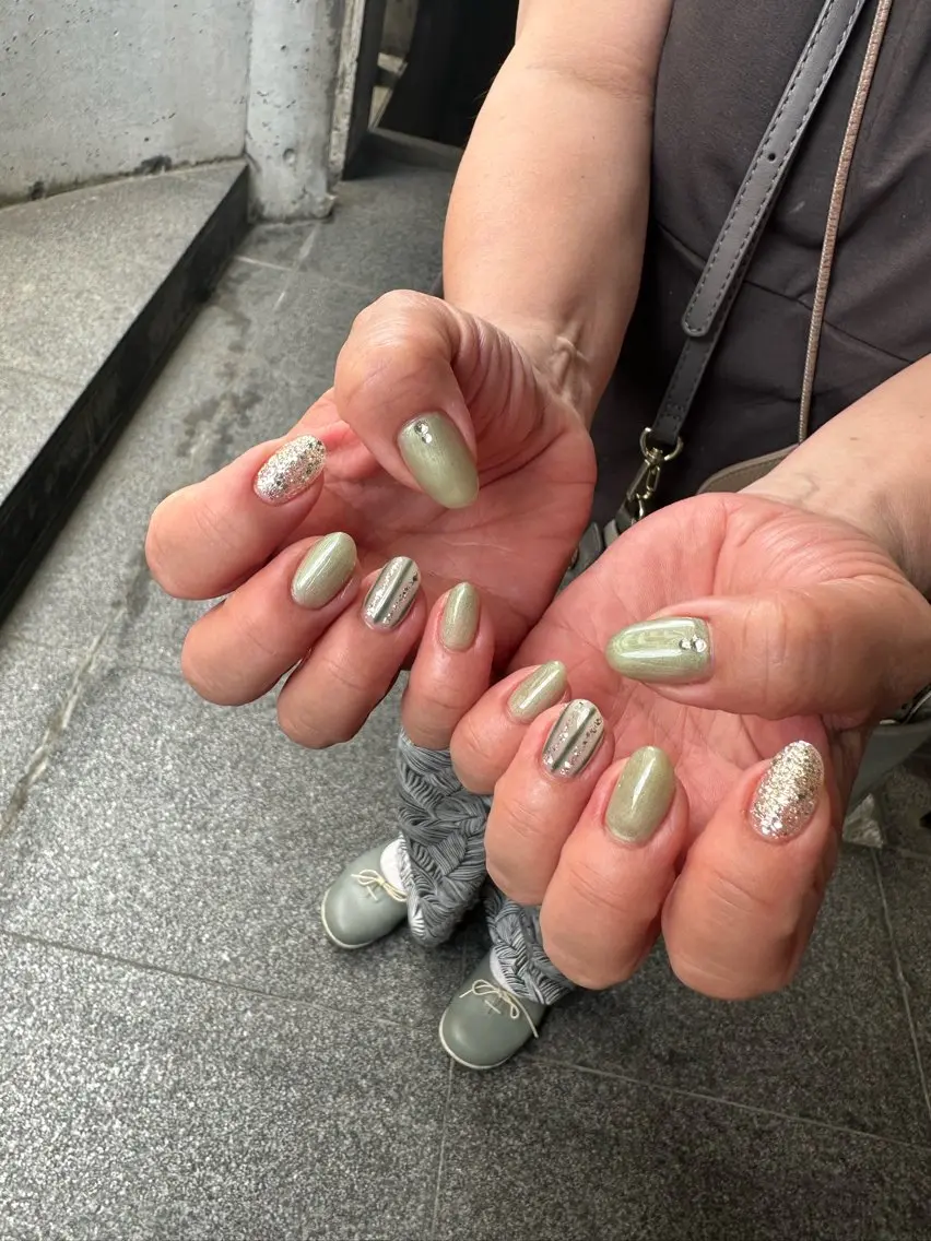 ネイル ハンドネイル 長谷川 奈緒美のネイルデザイン
