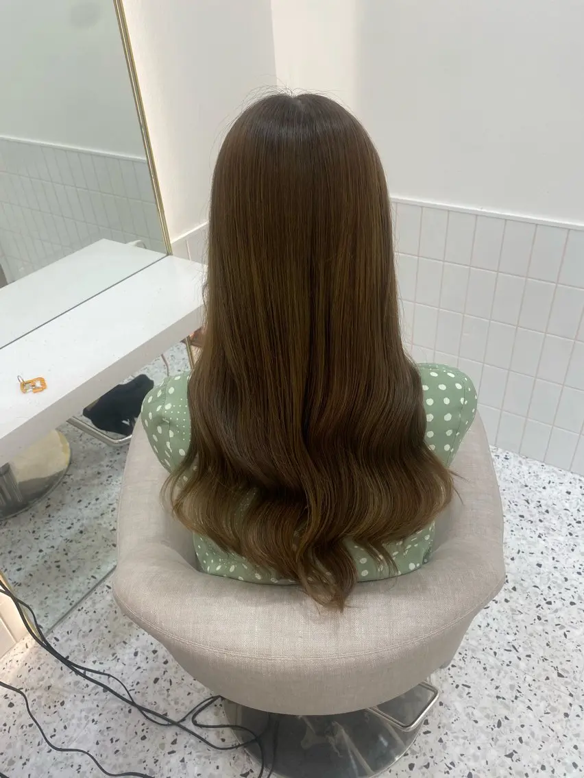 ロング 新田 妃那のヘアスタイル