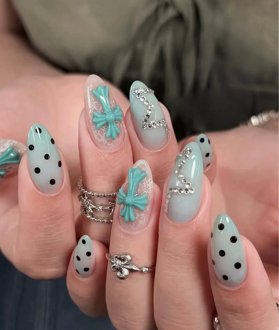 ネイル アートネイル ボルドー フレンチネイル ジェルネイル 氷ネイル・うるうるネイル ハンドネイル Julie Nail Rinのネイルデザイン