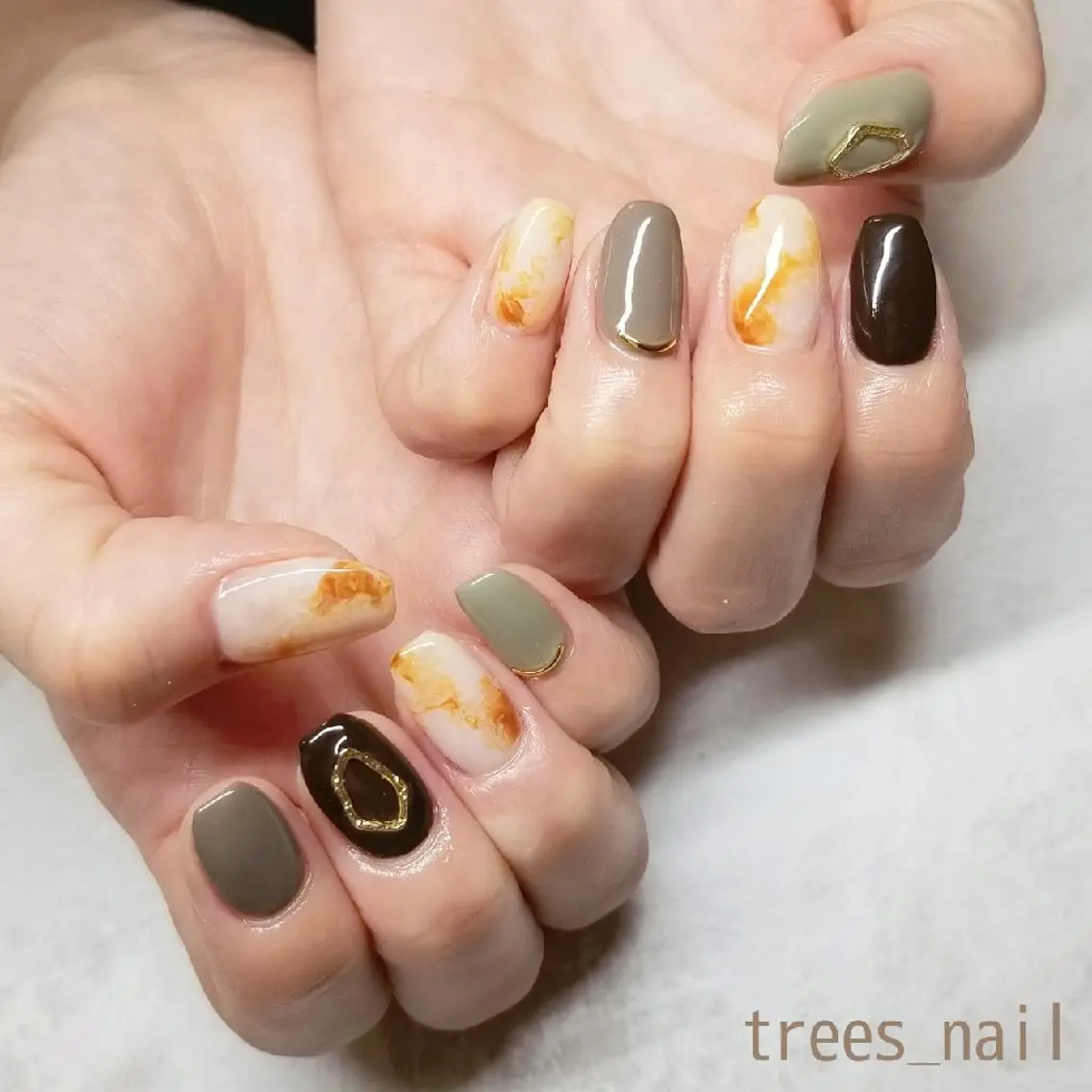 ネイル ブラウン ニュアンスネイル スクエアネイル trees_ nailのネイルデザイン