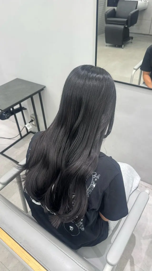 カラー ダークグレー ダークグレージュ グレージュ 大野 李予のヘアスタイル
