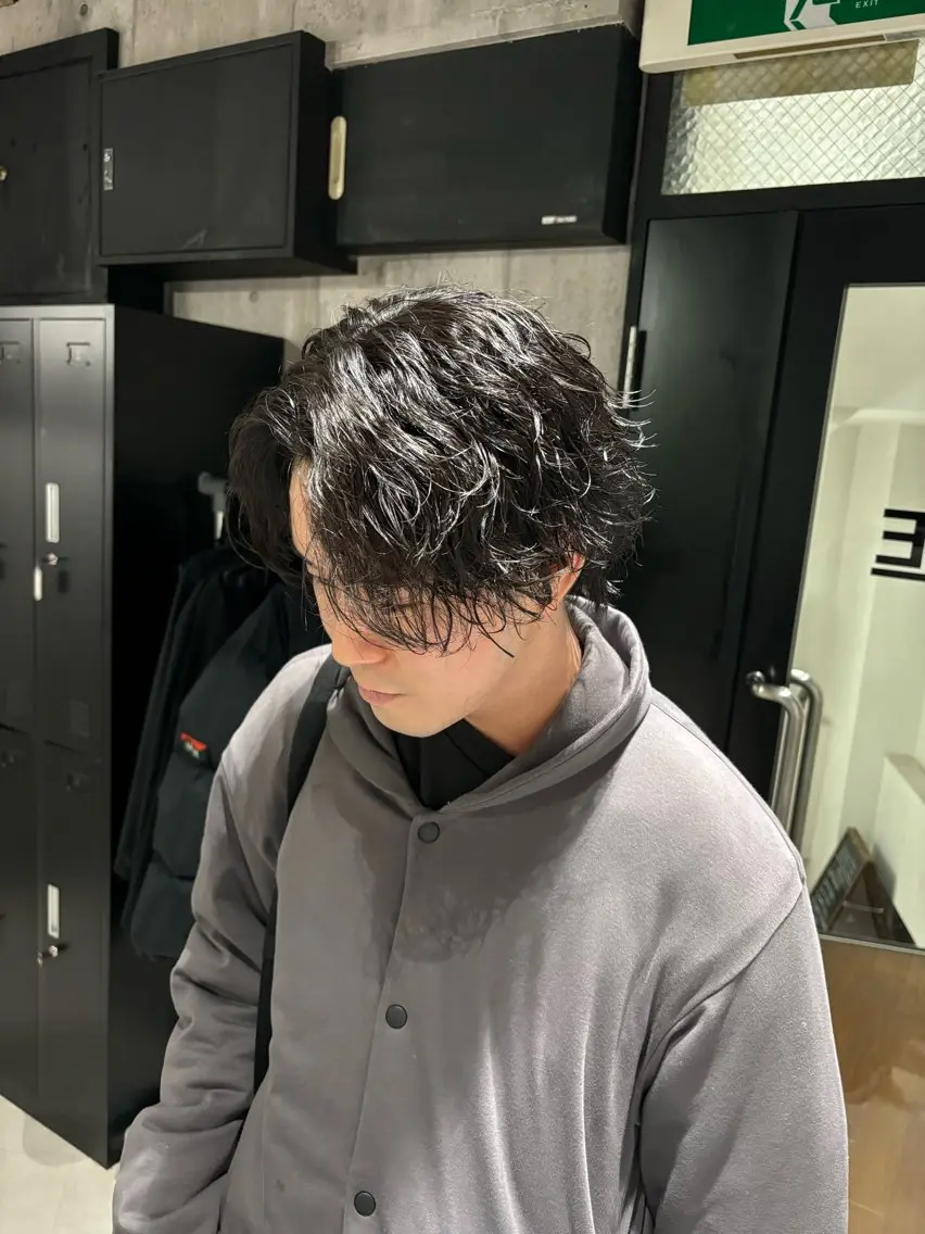 パーマ メンズ メンズウルフカット ウルフカット _WHITE / KENTOのヘアスタイル