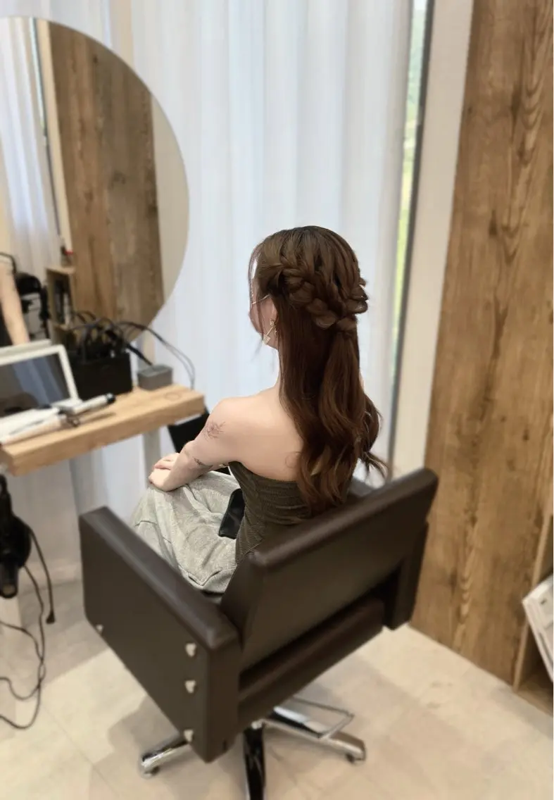 ロング ヘアアレンジ ハーフアップ Agu hair 粉河のヘアスタイル