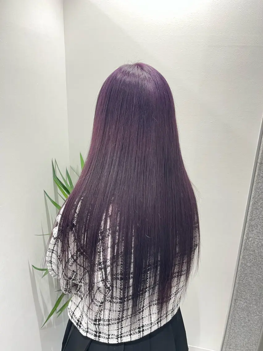 ロング カラー ラベンダー💜 グレージュ🩶のヘアスタイル