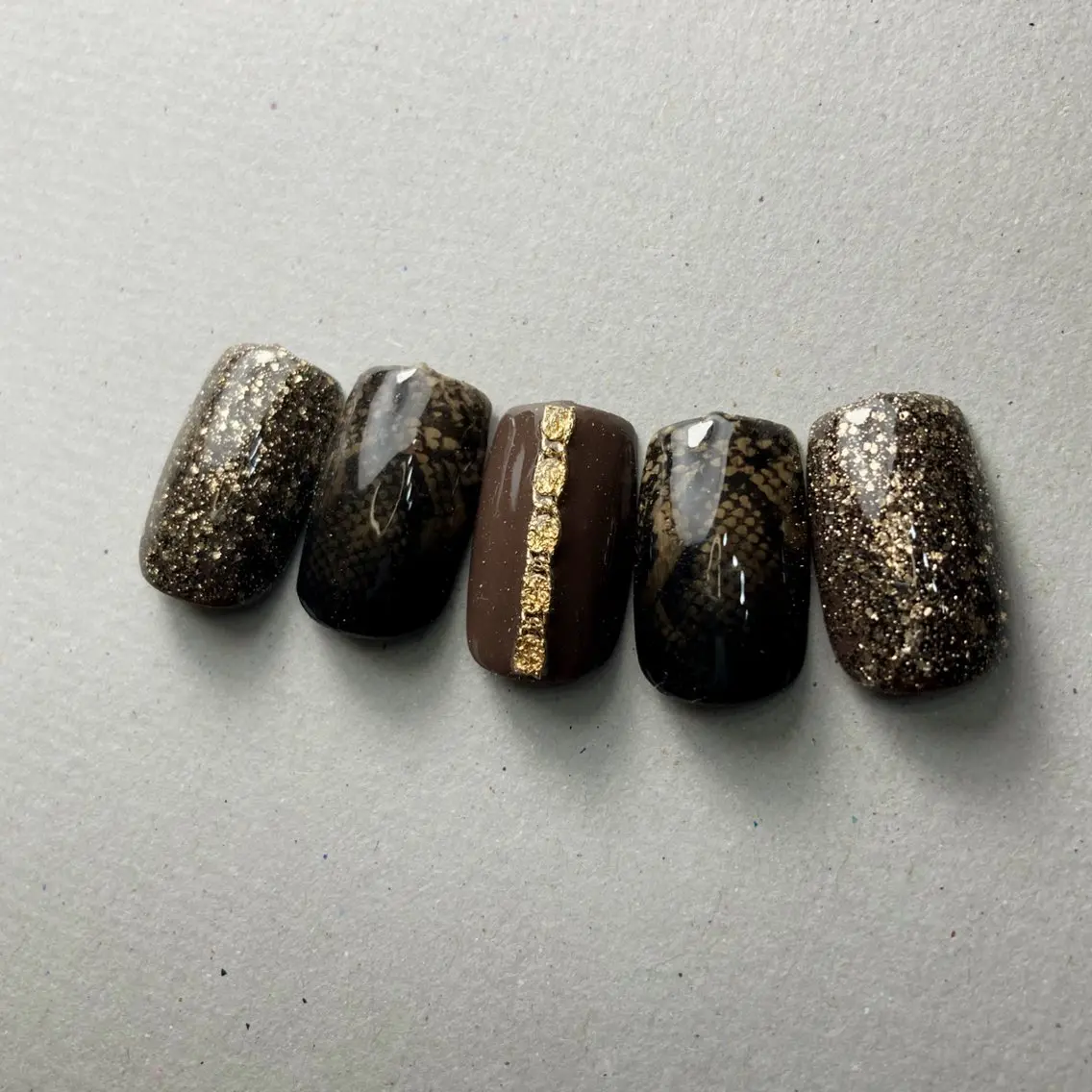 ネイル Legit nail salonのネイルデザイン