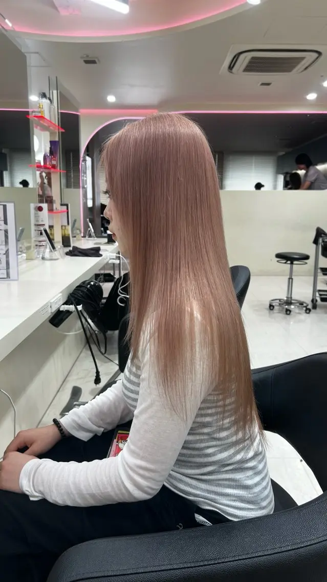 ロング カラー ヘアアレンジ ヘアカラー 韓国レイヤー＆ピンク 艶髪🩶maikoのヘアスタイル
