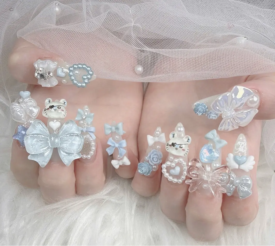 ネイル オーロラネイル クリアネイル フラッシュネイル フレンチネイル ジェルネイル ハンドネイル Sakura Nail Salonのネイルデザイン