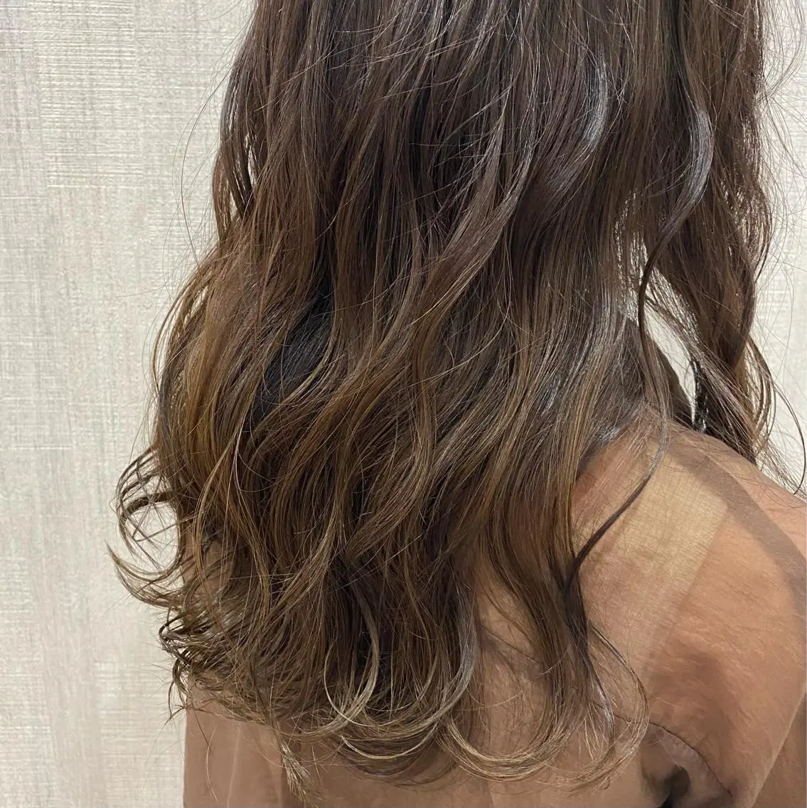 ロング カラー カット ヘアカラー トリートメント 🫧透け感⋆艶髪💎 山口アヤカのヘアスタイル