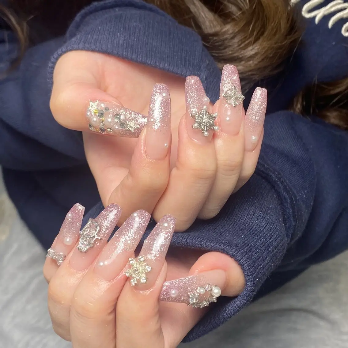 ネイル チークネイル フレンチネイル ジェルネイル ガーリー キラキラネイル ハンドネイル UM Nail Salonのネイルデザイン