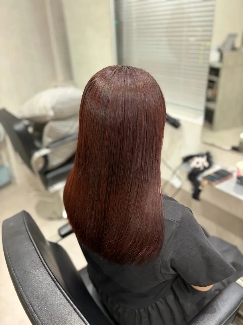 セミロング REM 新宿 / 布施 有希のヘアスタイル