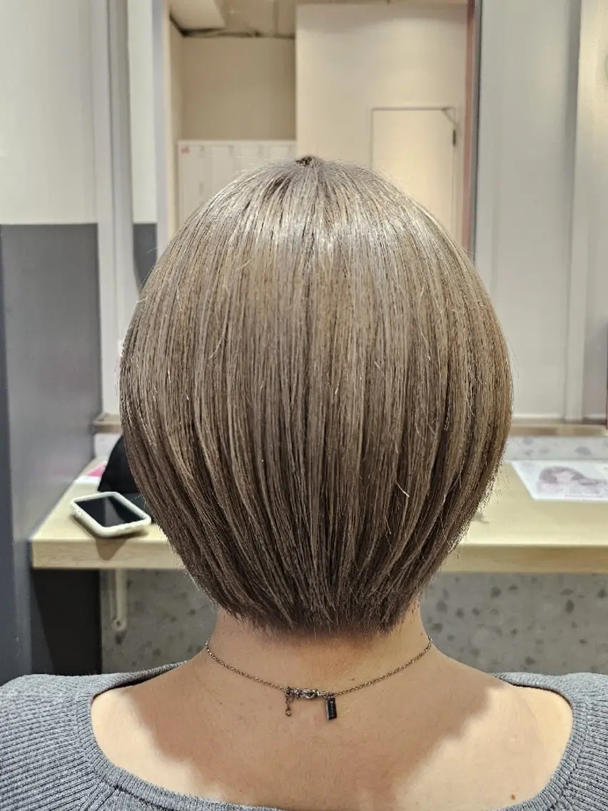 ショート カラー ダブルカラー グレージュ ミルクティーグレージュ 🍀☘️阿部 誉叶☘️🍀のヘアスタイル