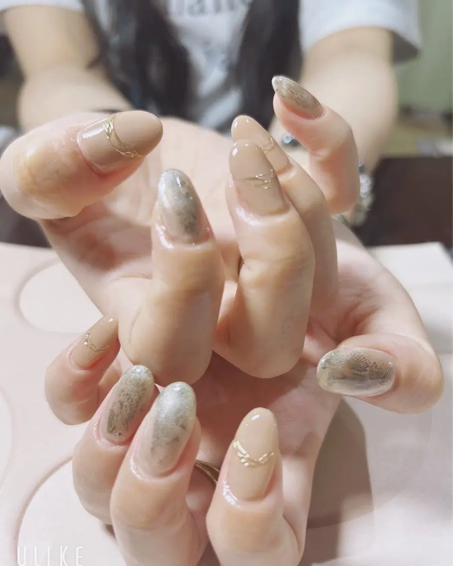 ネイル ニュアンスネイル ハンドネイル 吉野✨ ネイルデザイナー✨のネイルデザイン