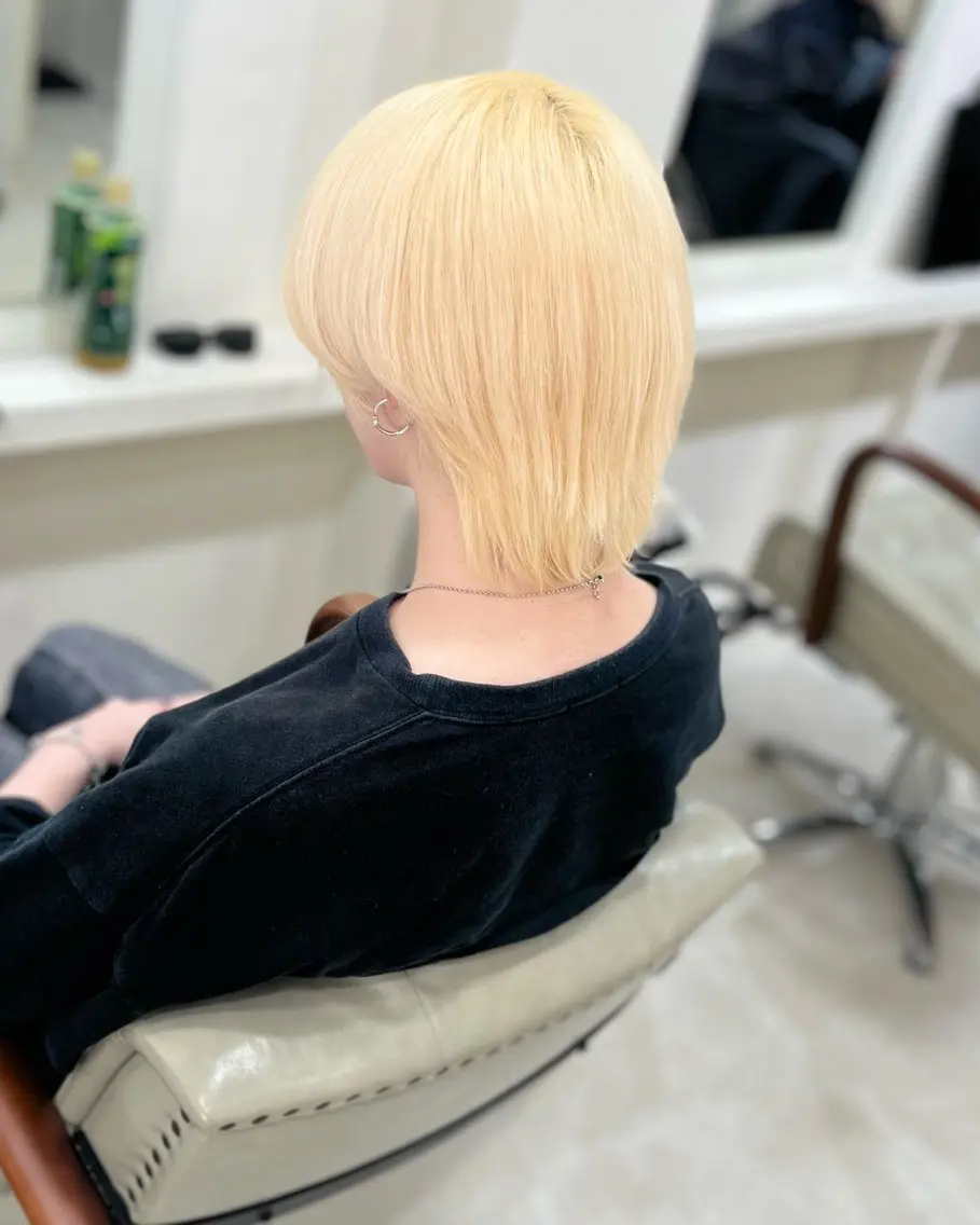 ショート カラー メンズ ブロンド ホワイトブロンド 🩷モテるハイトーン 🩷ブリーチ特化🩷のヘアスタイル