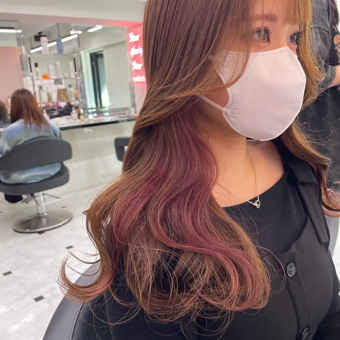 ロング カラー ヘアアレンジ ダブルカラー イヤリングカラー 髪質改善 トリートメント ヘアカラー ピンク・ベージュ🩰 カラー🫧とらのヘアスタイル