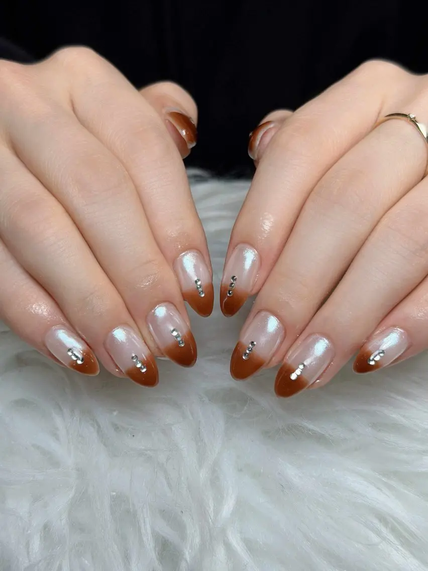 ネイル オーロラネイル ボルドー ブラウン 氷ネイル・うるうるネイル キラキラネイル ハンドネイル Julli NailStudioのネイルデザイン