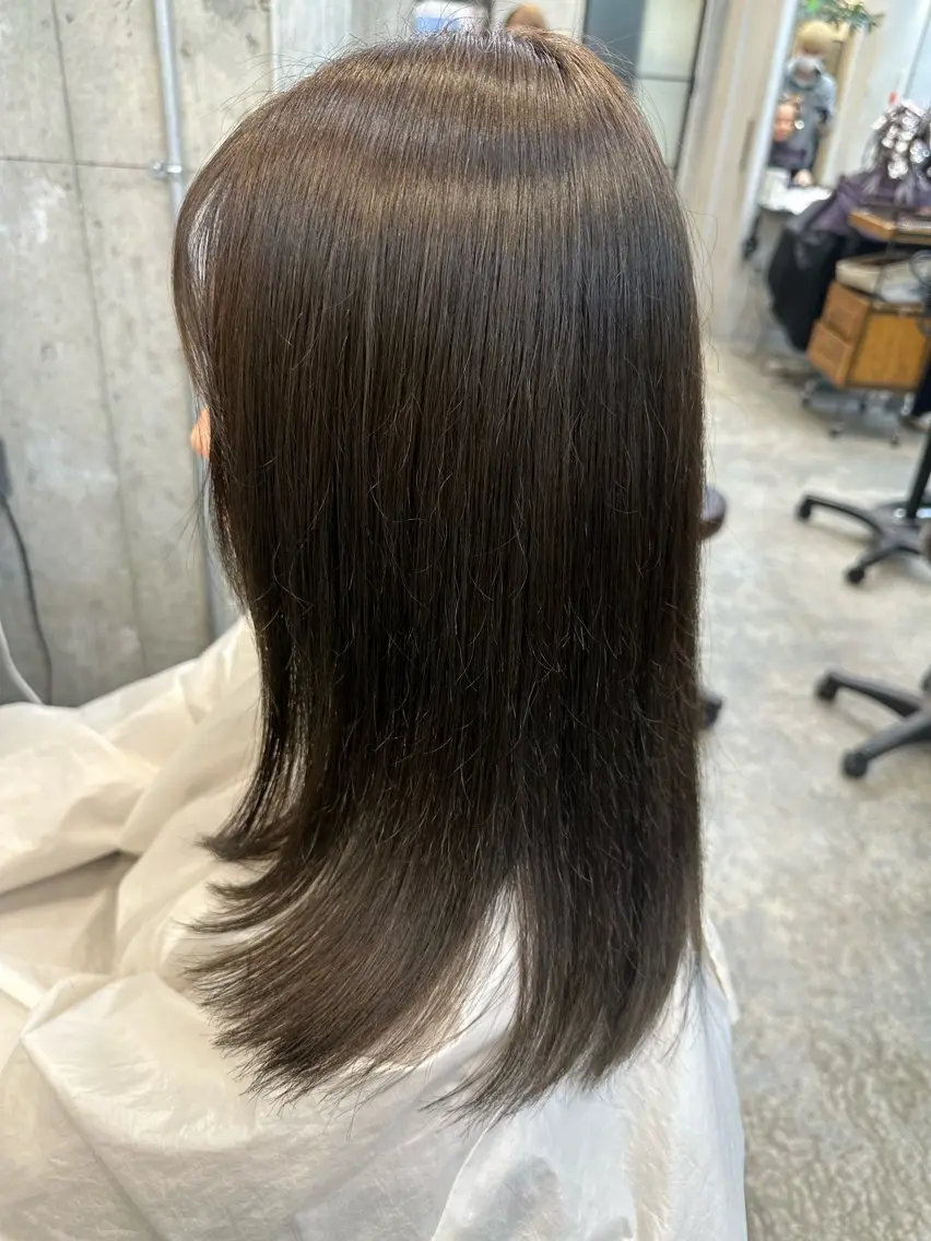 カラー グレージュ オリーブグレージュ オリーブグレー 川口開世 short cutのヘアスタイル