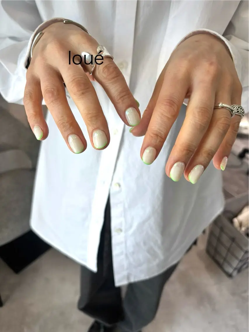 ネイル オーロラネイル フレンチネイル ハンドネイル Nail Salon louéのネイルデザイン