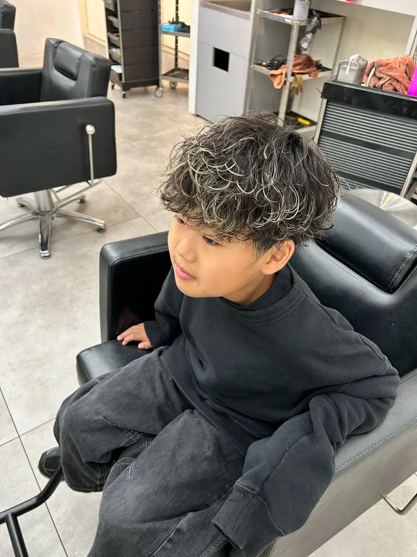 パーマ メンズ特化✨️ 右田 聖妃のヘアスタイル