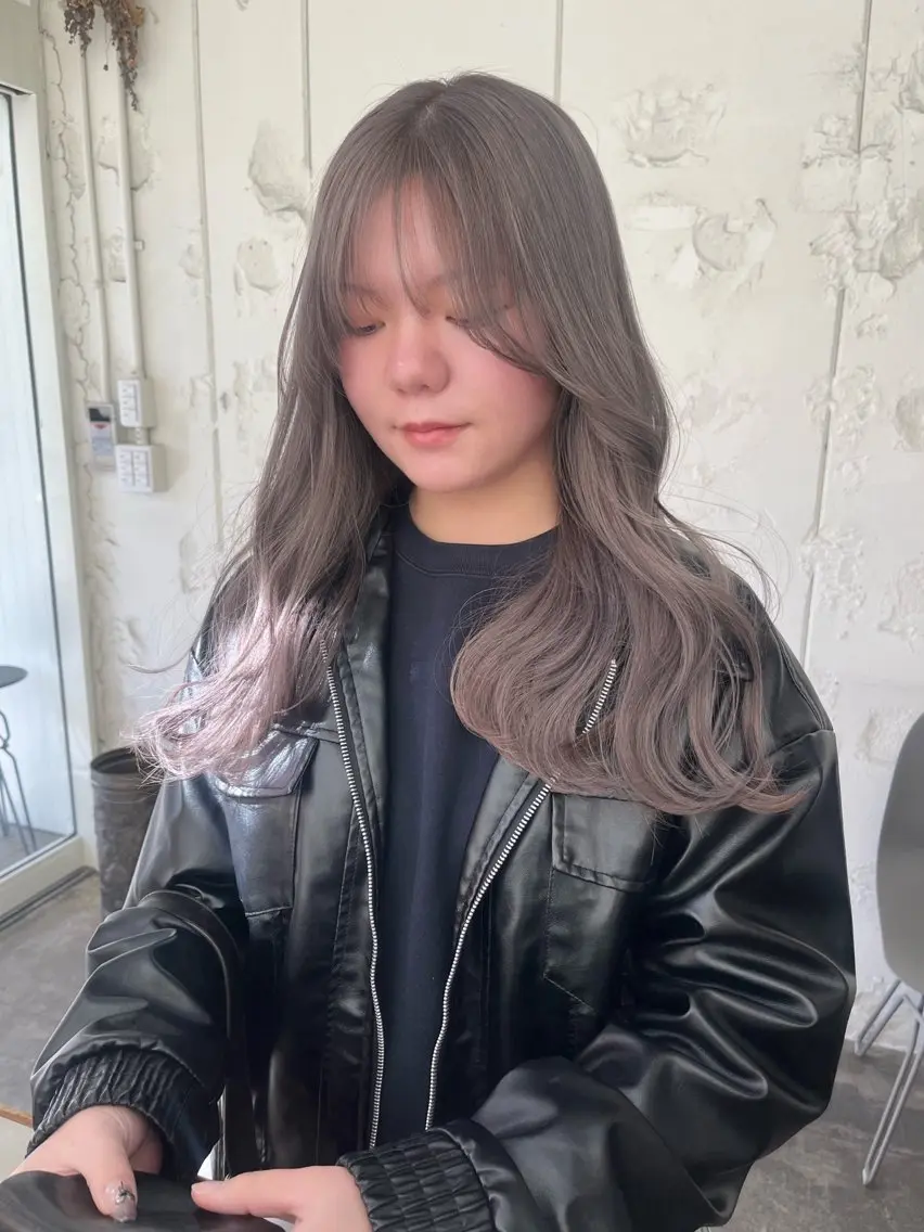ロング カラー ブリーチ グレージュ ラベンダーカラー ラベンダーグレージュ ラベンダーグレー カット ヘアカラー トリートメント ハイトーン🦢 Natsumiのヘアスタイル
