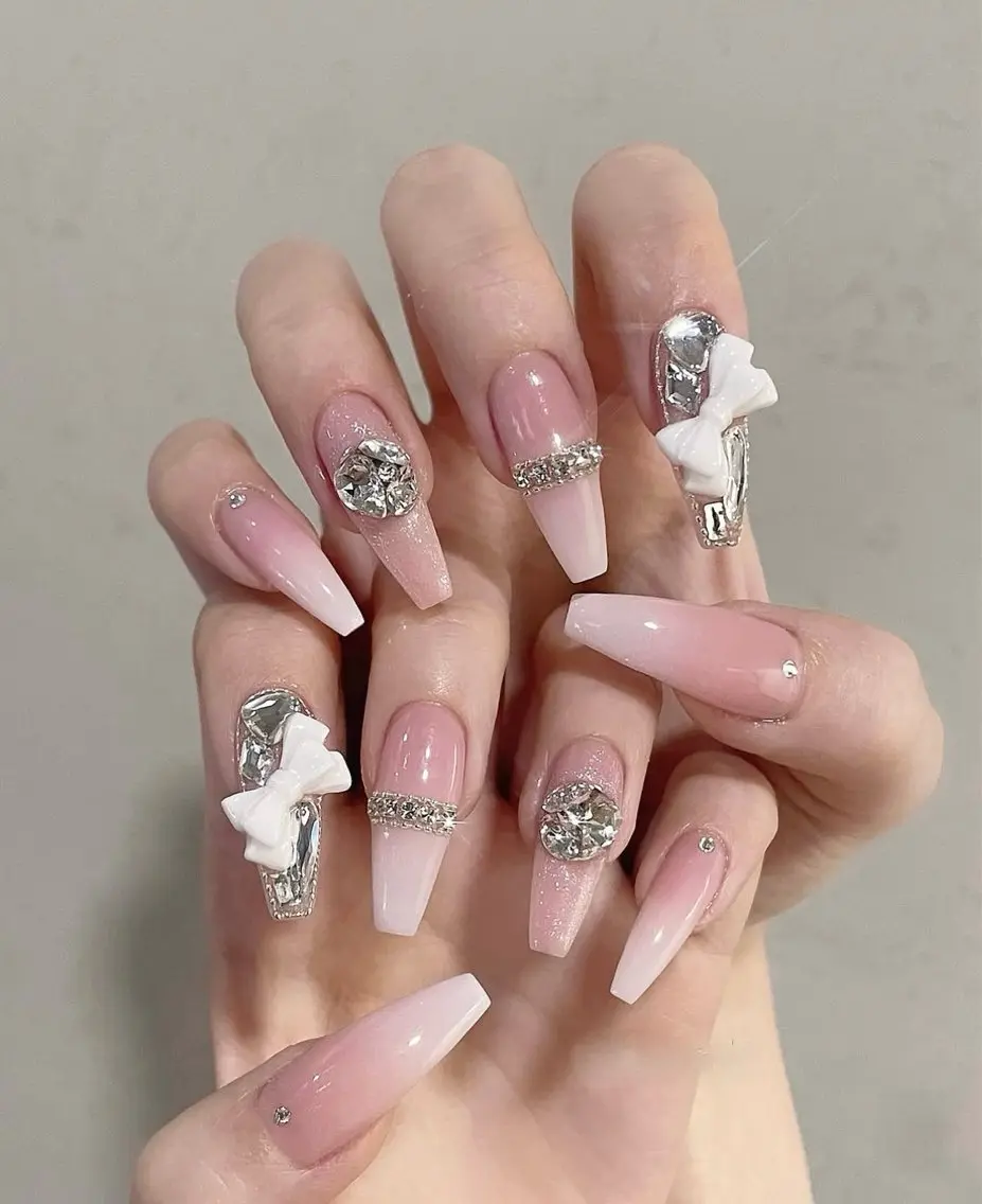 ネイル アートネイル ボルドー フレンチネイル ジェルネイル 氷ネイル・うるうるネイル ハンドネイル Julie Nail Rinのネイルデザイン
