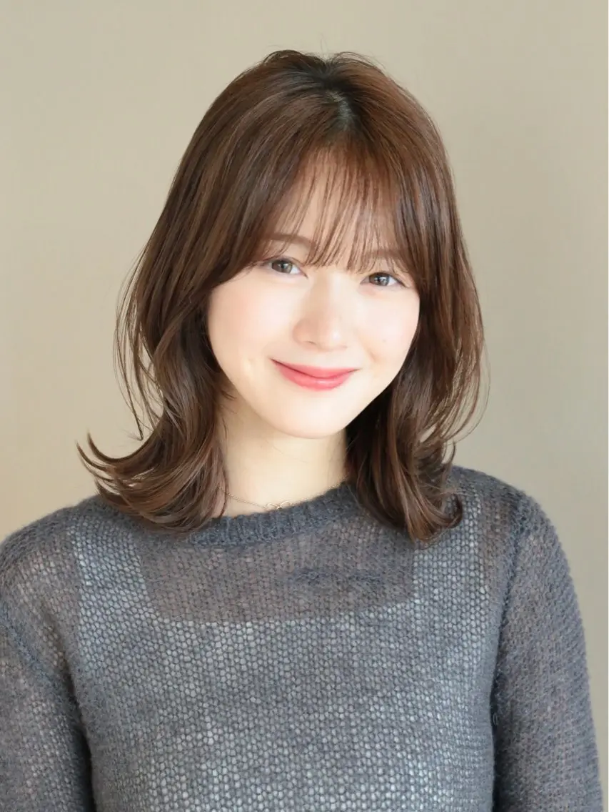 ミディアム カラー くびれヘア レイヤーカット 外ハネヘア カット ヘアカラー トリートメント 髙木美緒🌿 レイヤー/アレンジのヘアスタイル