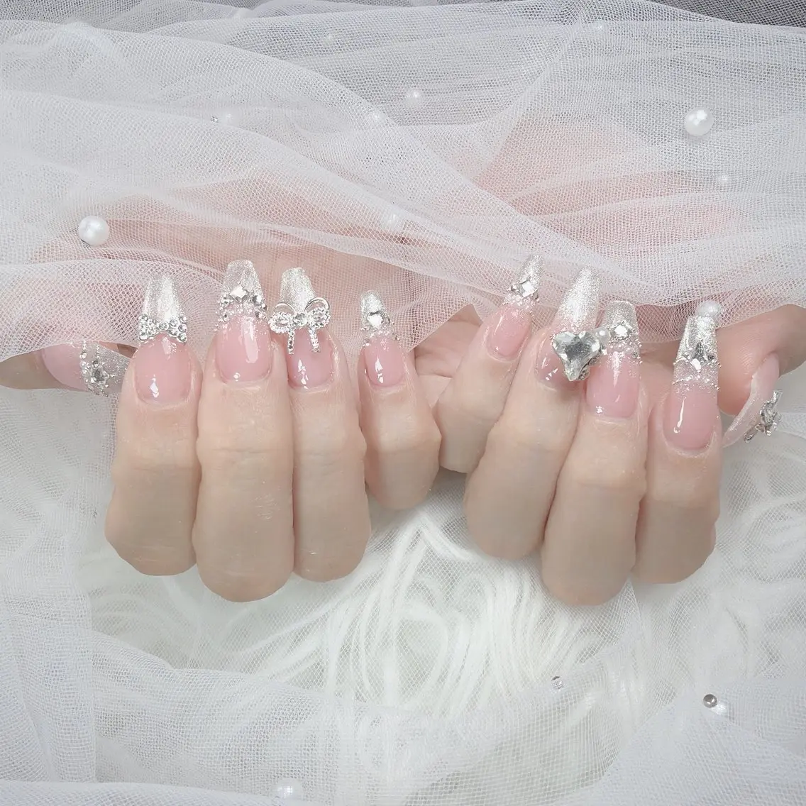 ネイル アートネイル ジェルネイル 韓国ネイル リボン ワンホンネイル ハンドネイル Lana Nailのネイルデザイン