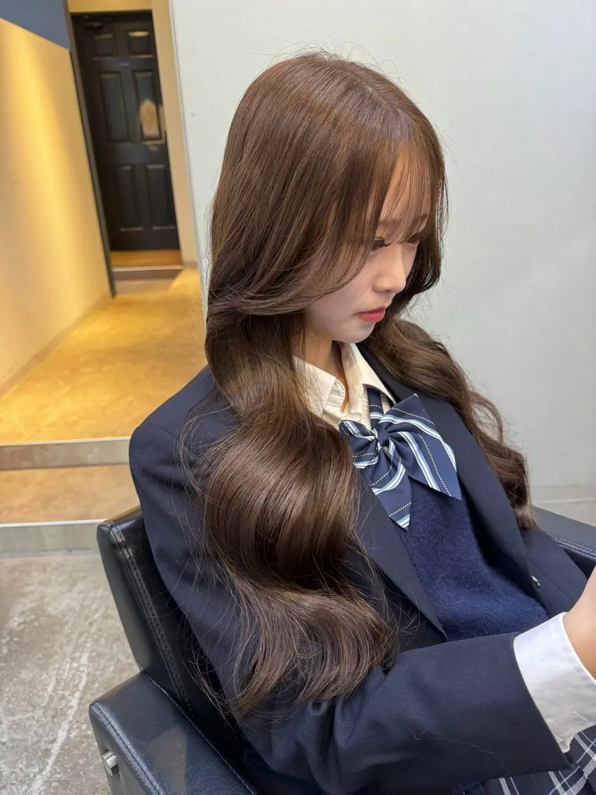 ロング カラー カット ヘアカラー 韓国ヘア🇰🇷 YUKINAのヘアスタイル