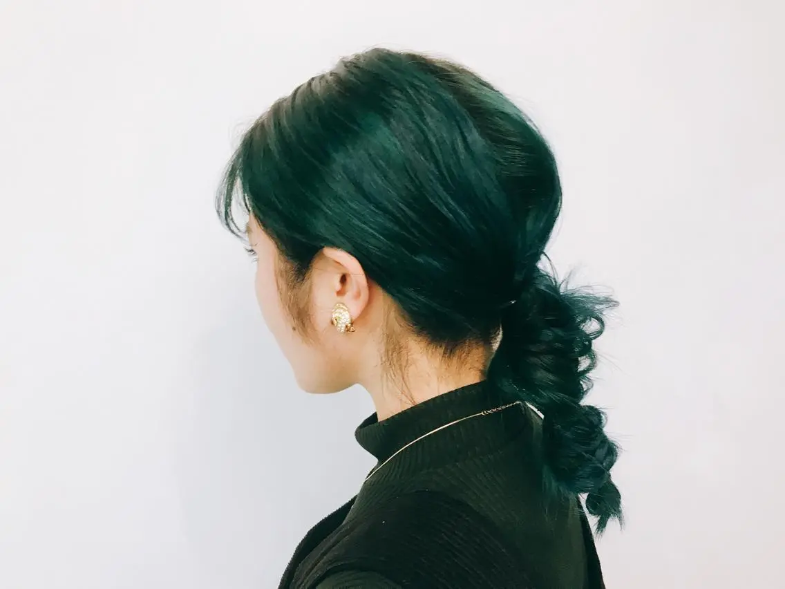 カラー ブリーチ ケアブリーチ ヘアカラー トリートメント 💓パーマ，💗 レイヤーカットのヘアスタイル