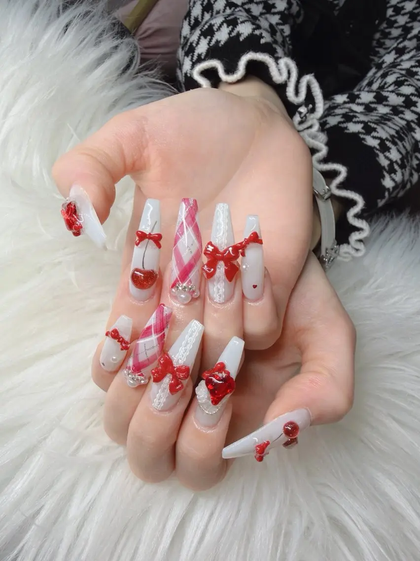 ネイル 長さ出し グラデーション 卒業式 キラキラネイル マグネットネイル Lee Nailsのネイルデザイン