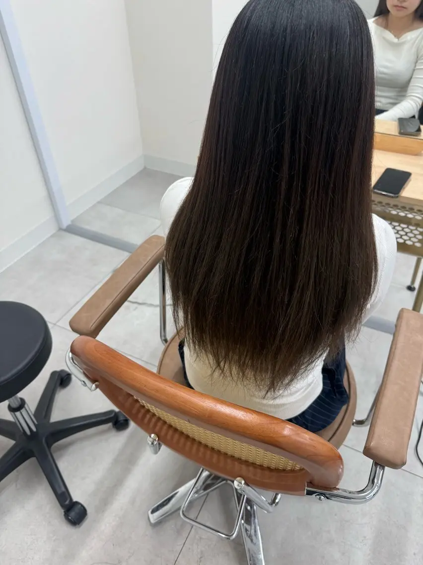 ロング カラー ブラウンカラー 透明感カラー ダークブラウン カット ヘアカラー トリートメント 古藤 朔のヘアスタイル