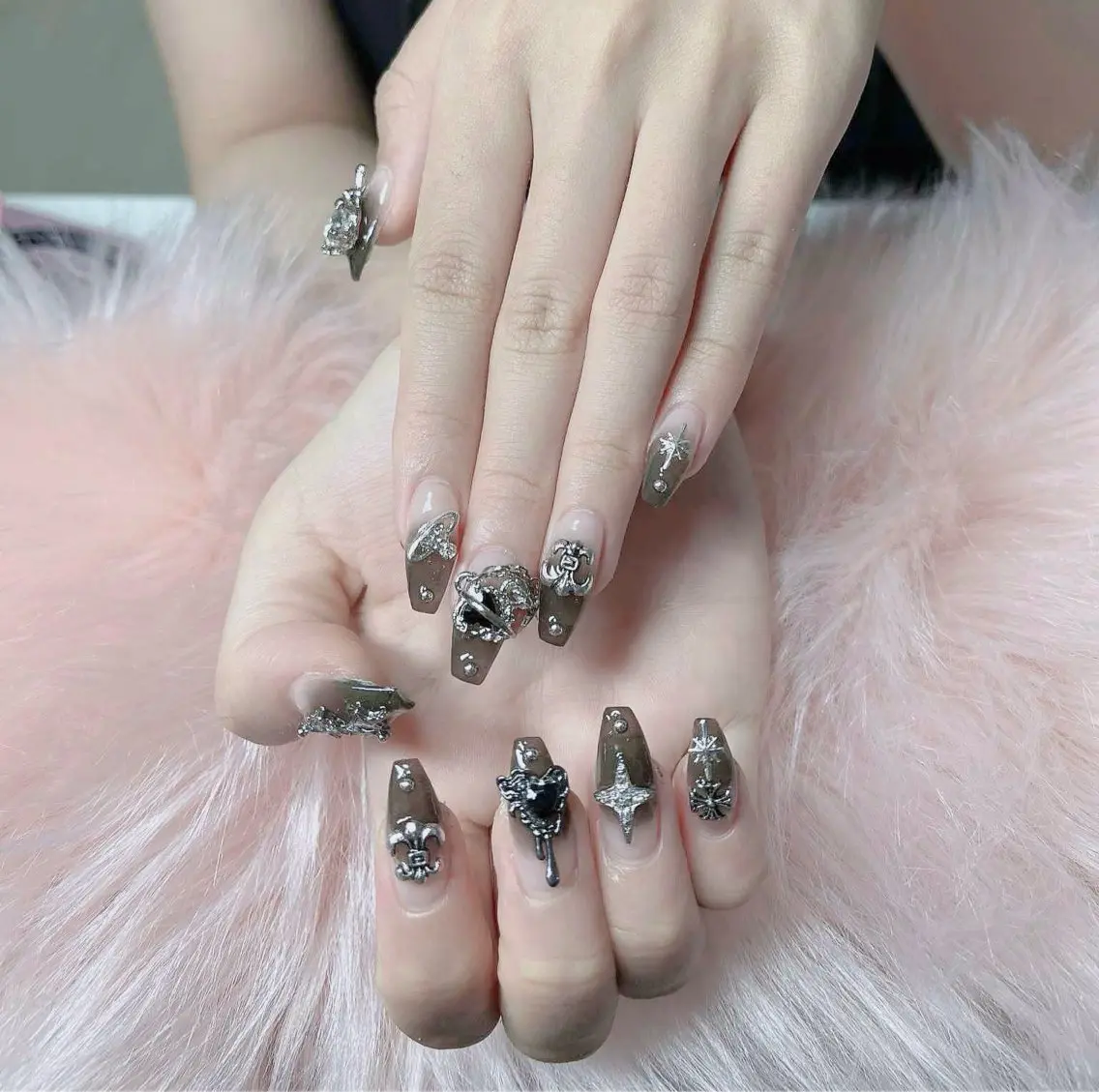 ネイル フレンチネイル ジェルネイル ガラスフレンチ ハロウィン ハート ハンドネイル H.baby Nail Salonのネイルデザイン