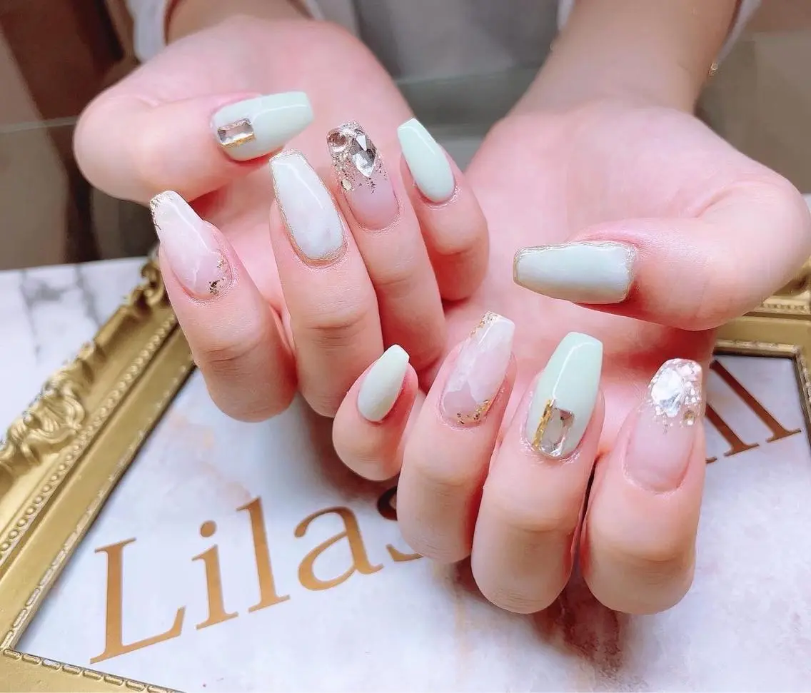 ネイル ジェルネイル ハードジェル キラキラネイル ラメ(グリッター) ロングネイル Lilas Nailのネイルデザイン