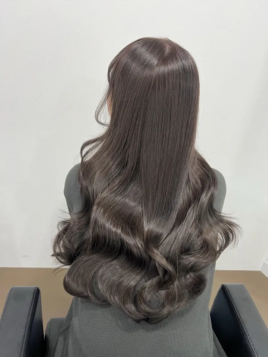 ロング ボブ くびれヘア 髪質改善 韓国風ヘア レイヤーカット 【ioe岡本】🐶 向井歩のヘアスタイル
